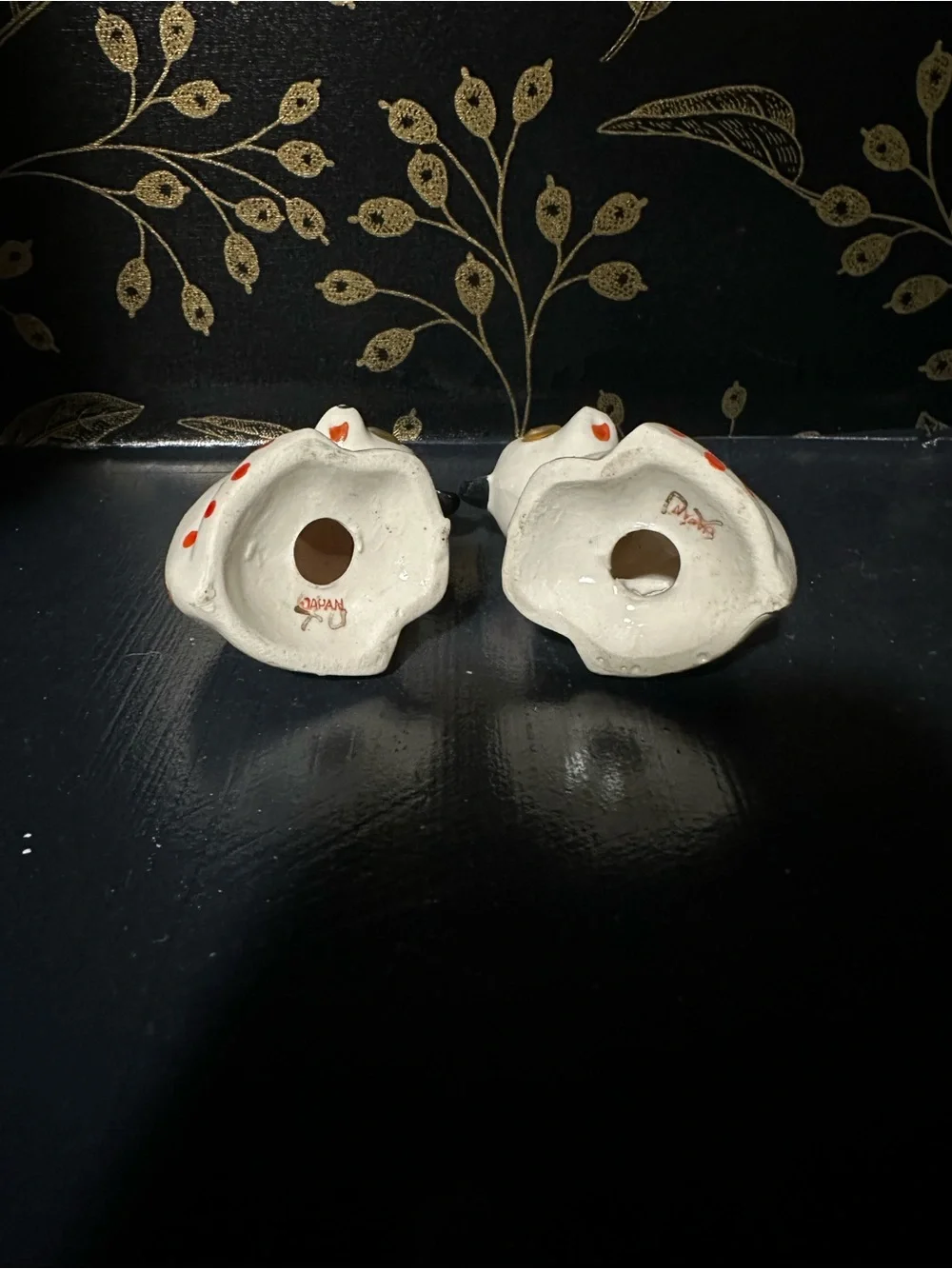 N/A pair white